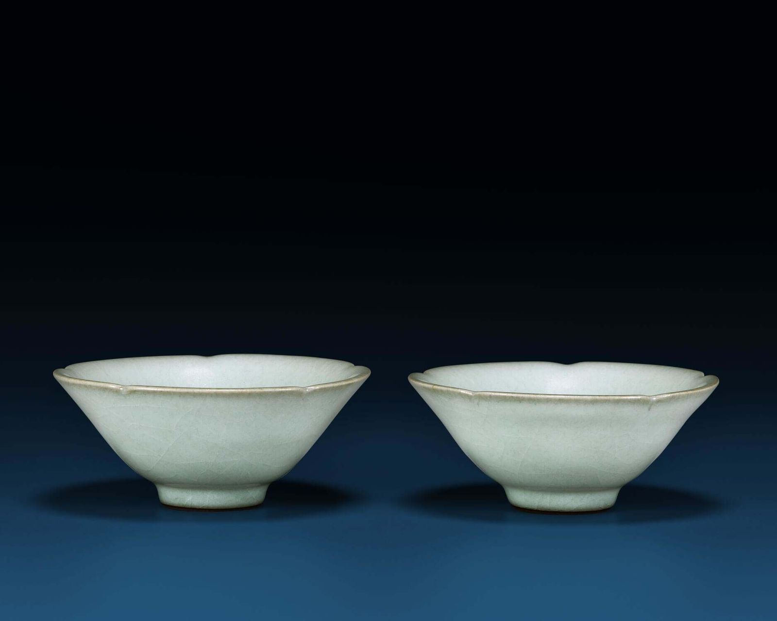 粉青葵口對碗 II